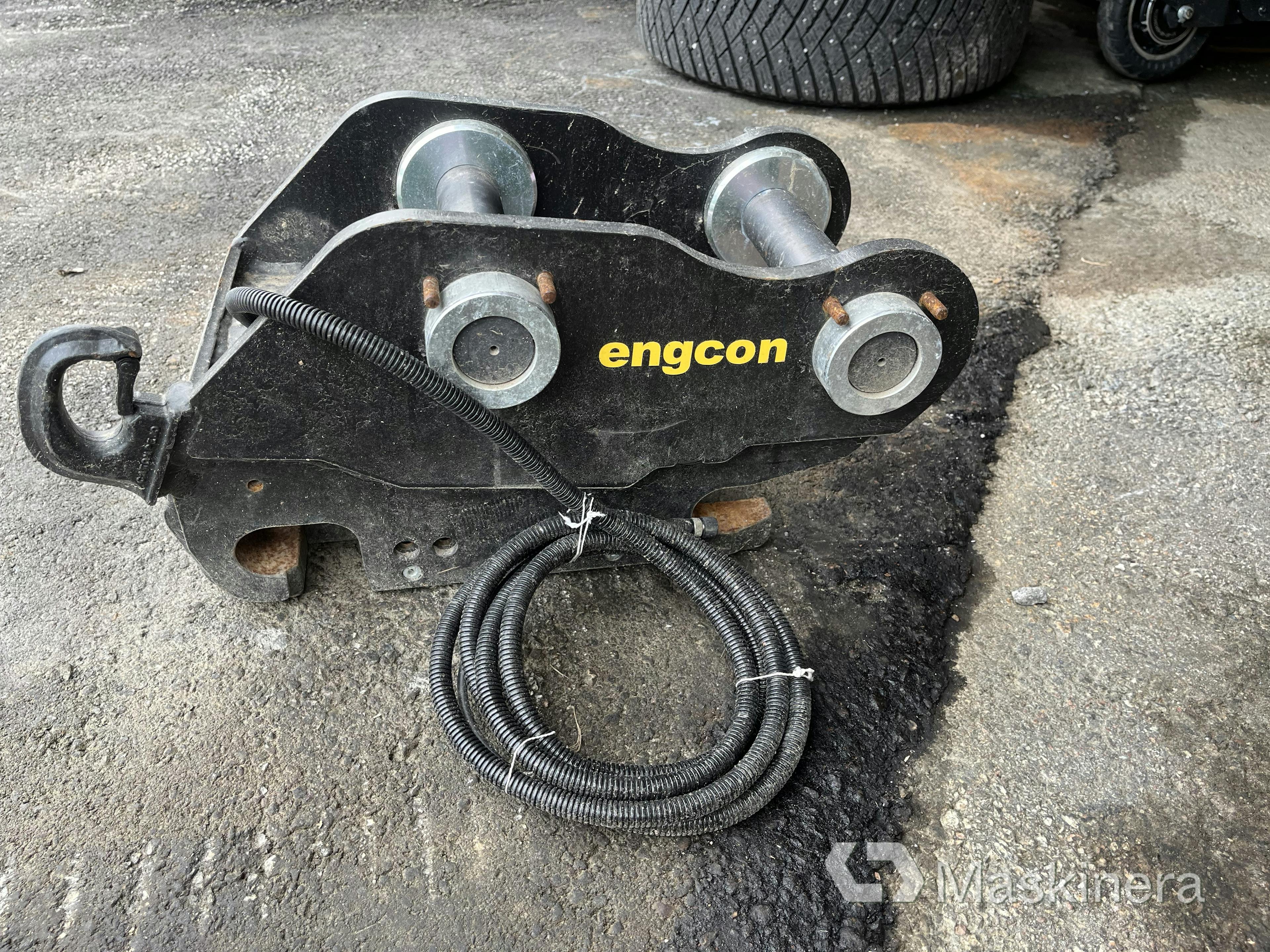 Wspornik mocujący Engcon QS40 z układem kierowniczym